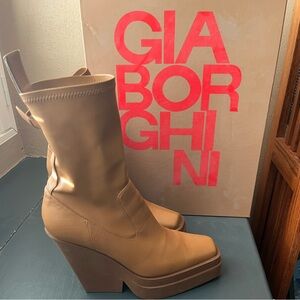 Gia Borghini designer boot size 39.5 but fits 10